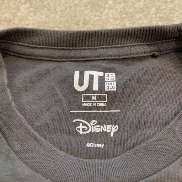 Disney Lion King Uniqlo Lot of 2 T-Shirts Mens Size M Black Gray Simba Scar King - Picture 10 of 12